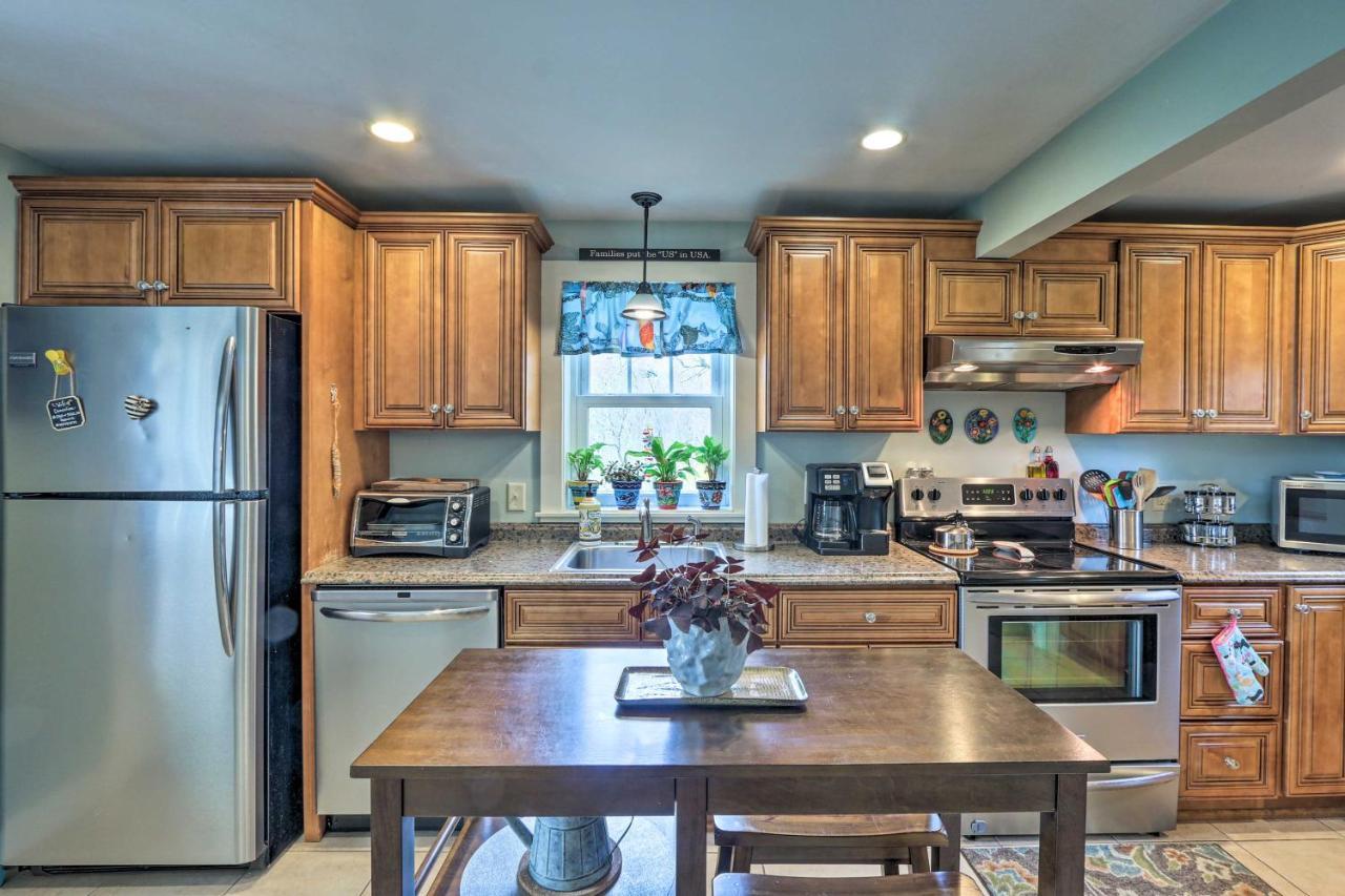 Remodeled Farmhouse In Waterford Near 2 Beaches! Esterno foto