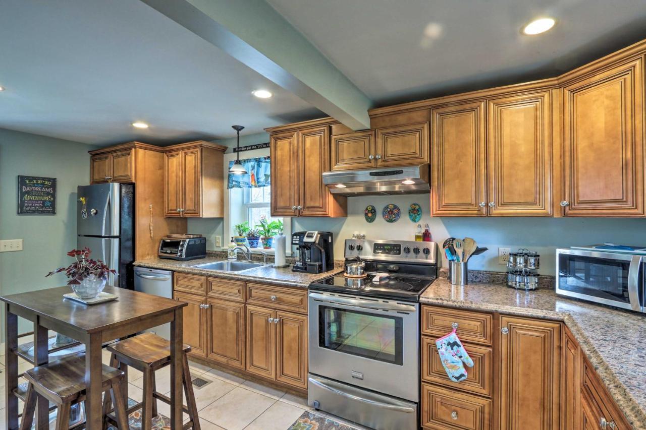 Remodeled Farmhouse In Waterford Near 2 Beaches! Esterno foto
