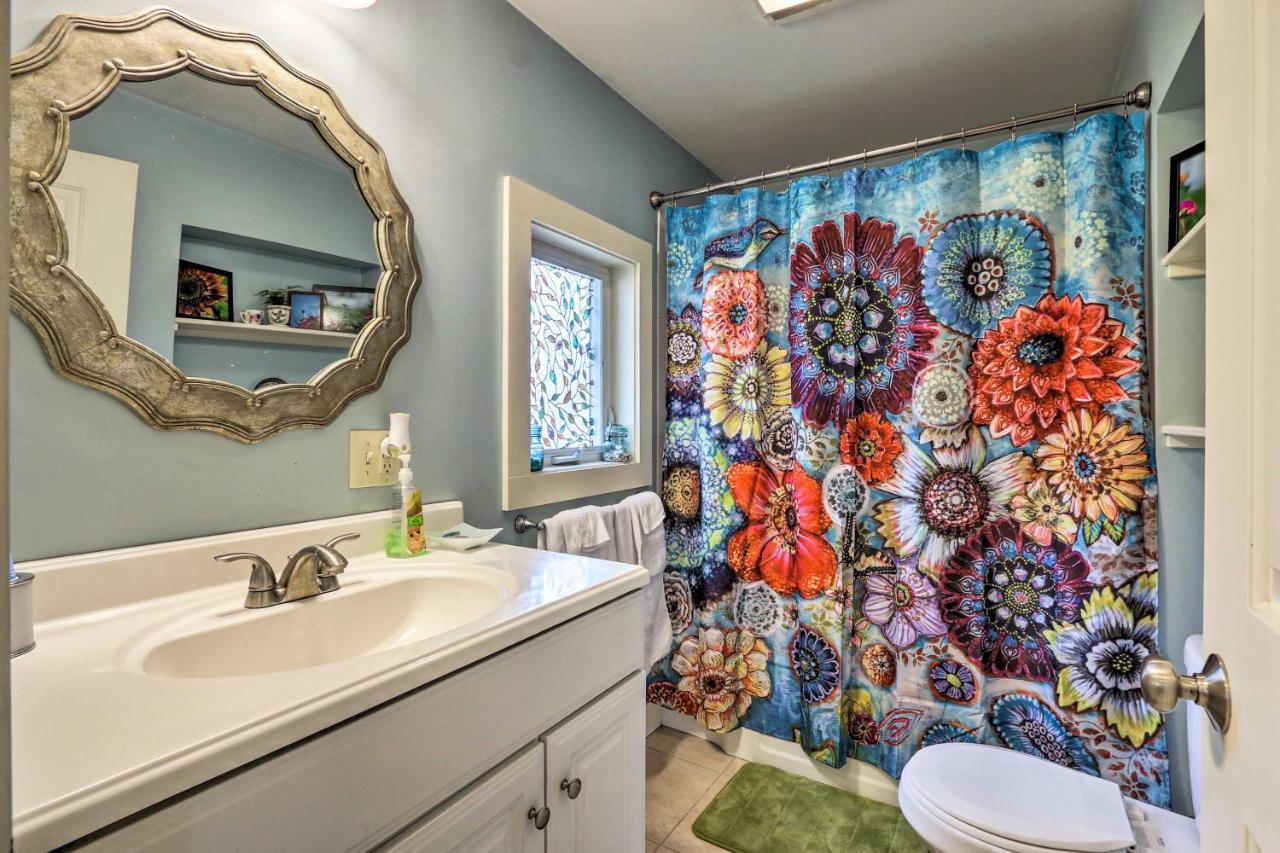 Remodeled Farmhouse In Waterford Near 2 Beaches! Esterno foto